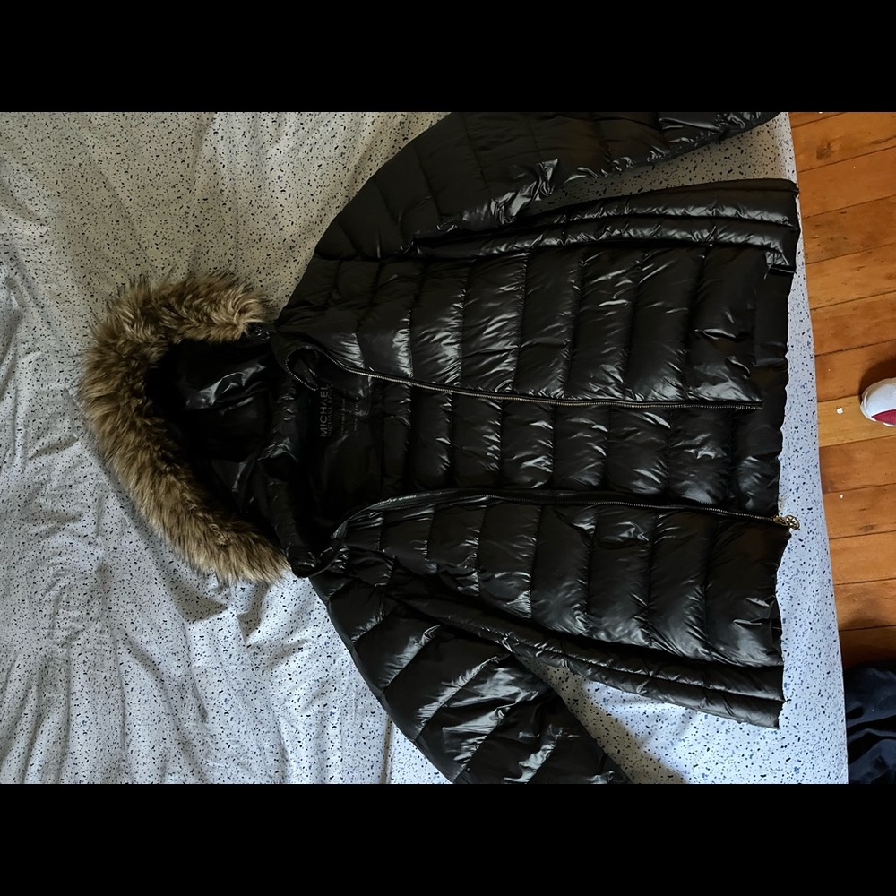 Micheal kors puff jacket